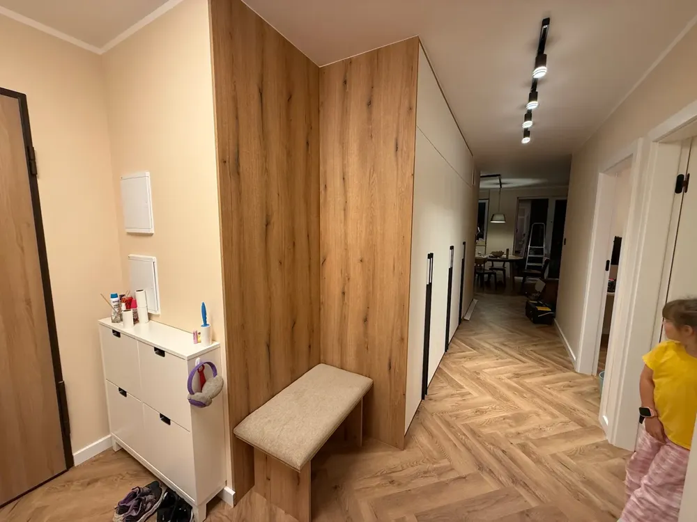 Прихожая с банкеткой