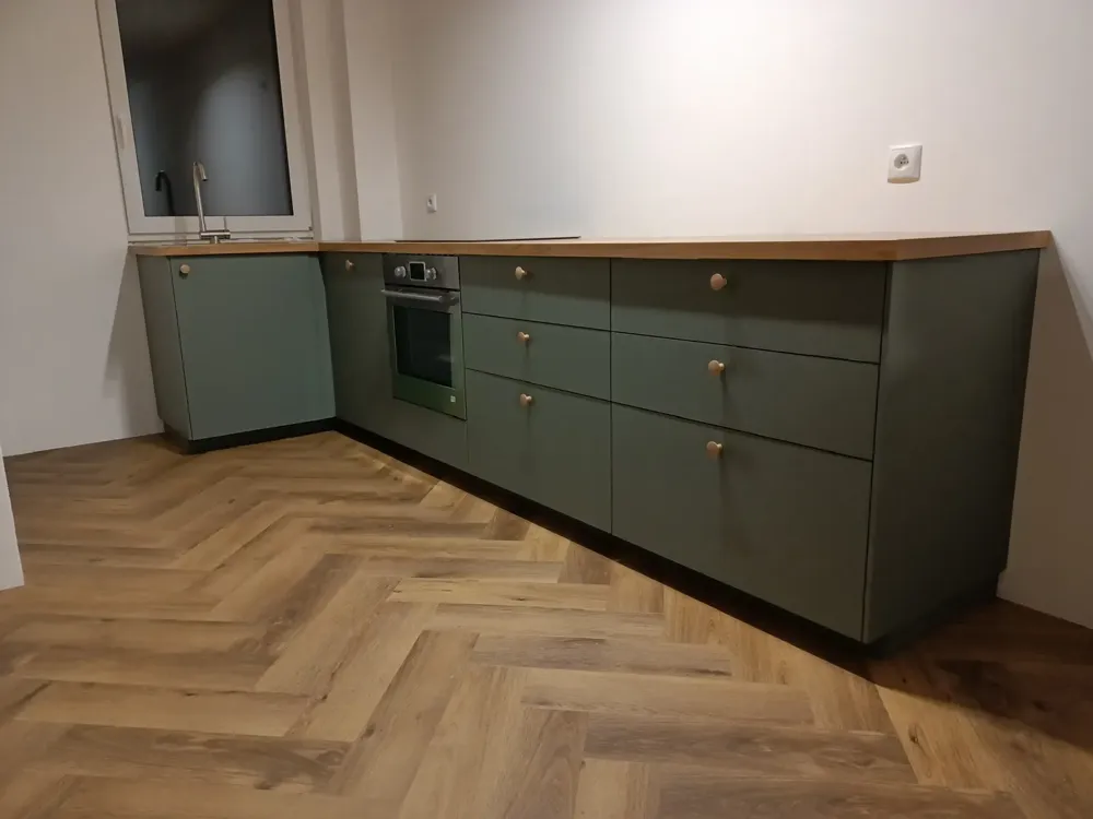 Кухня в зелёном